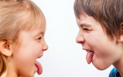 La imitación como mecanismo de aprendizaje: su papel en el lenguaje y la interacción social en el desarrollo y en el autismo (TEA)